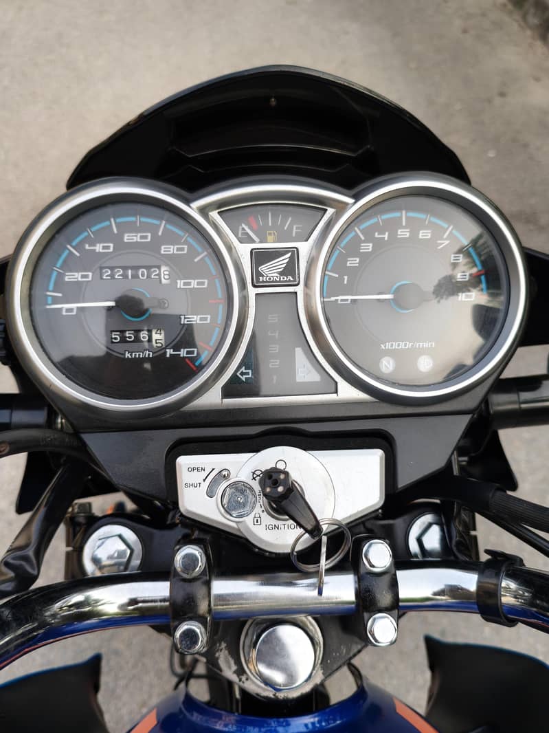 Honda CB150F 9