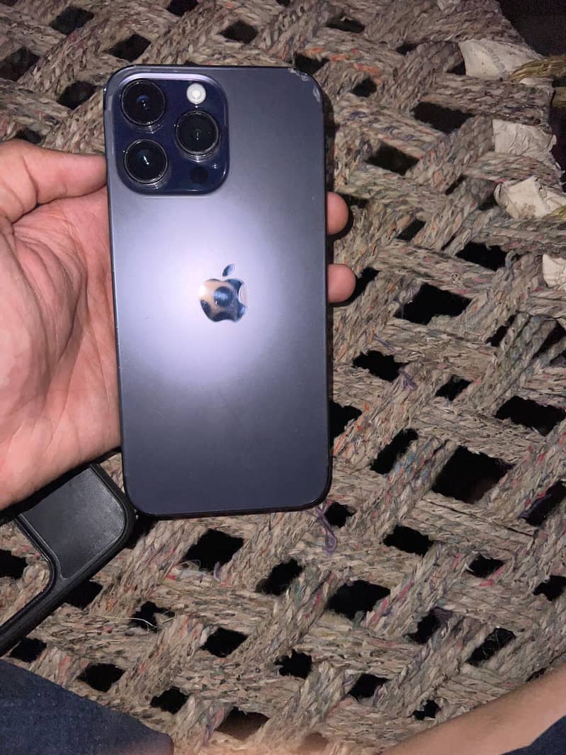 Apple iPhone 14 Pro Max 0
