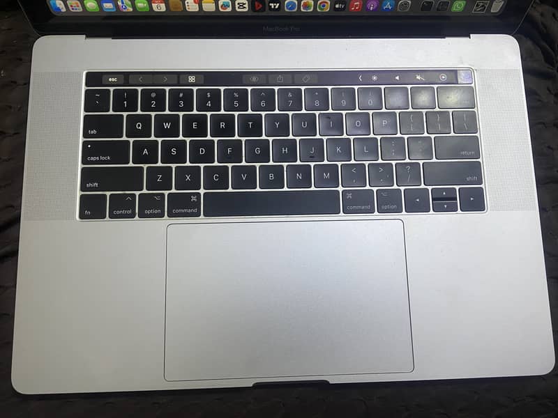 Macbook pro 16 inch 2017 3