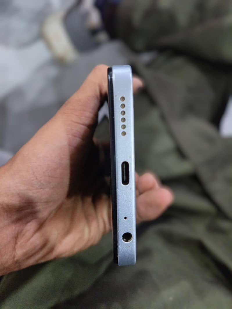 Tecno Spark 20 4
