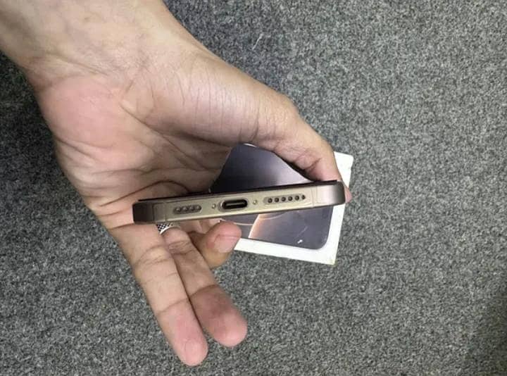 Apple iPhone 16 Pro Max 13/  14/15 3