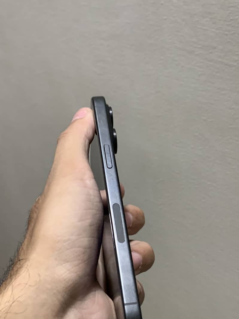 Apple iPhone 15 Pro Max 1