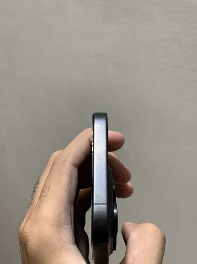 Apple iPhone 15 Pro Max 5