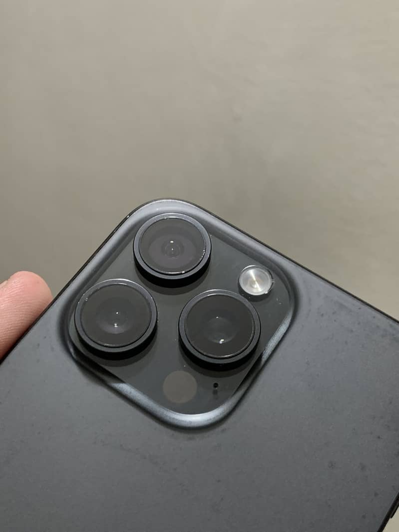 Apple iPhone 15 Pro Max 6