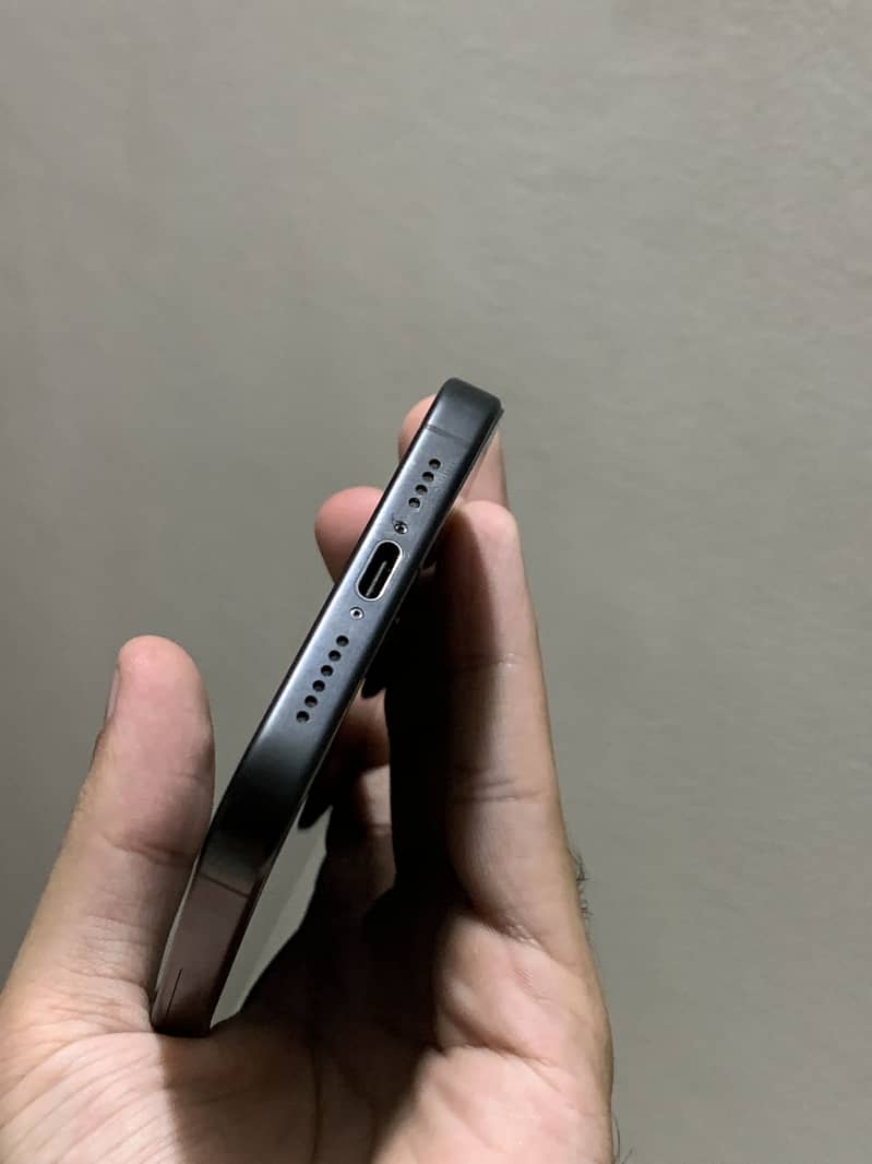 Apple iPhone 15 Pro Max 7