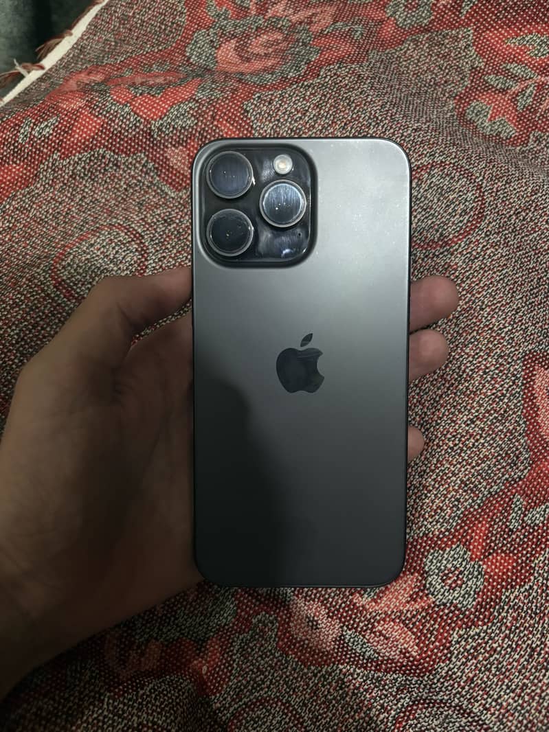 Apple iPhone 15 Pro Max 5