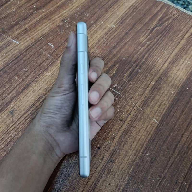 Google Pixel 7a 1