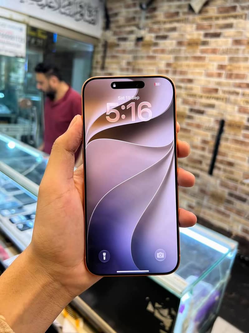 Apple iPhone 17 Pro Max 1