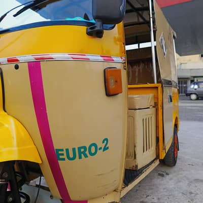 tezraftar 6 seater auto rikshaw