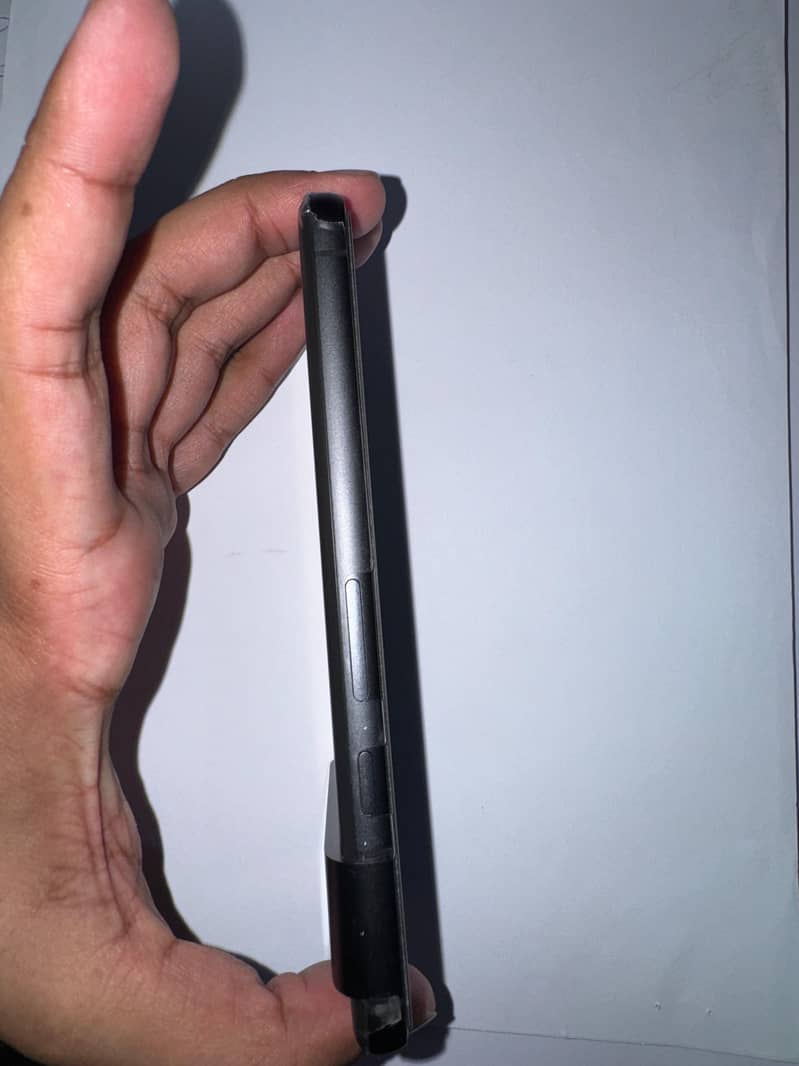 Google Pixel 8 4