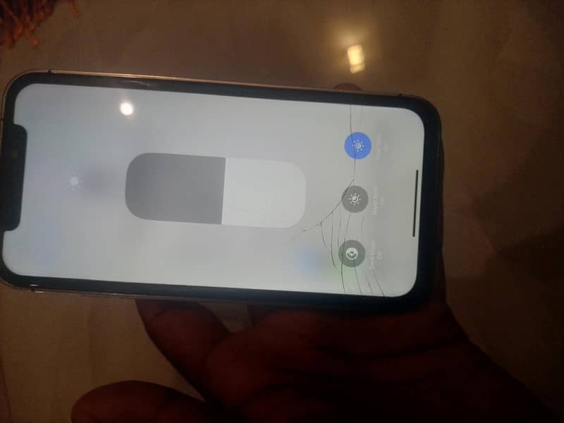 Apple iPhone XR 4