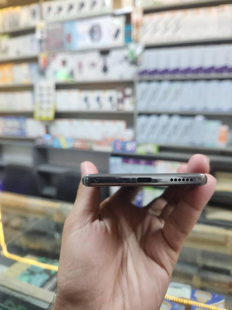 Tecno CAMON 40 Pro 6