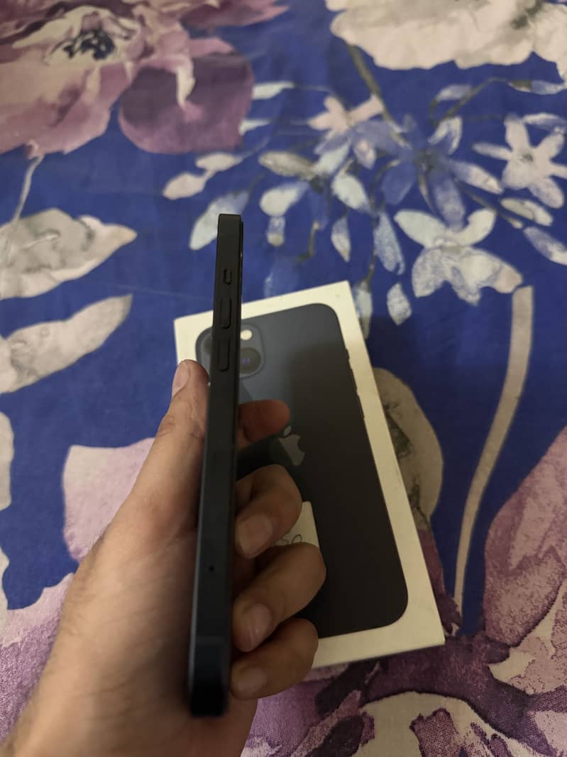 Apple iPhone 13 3