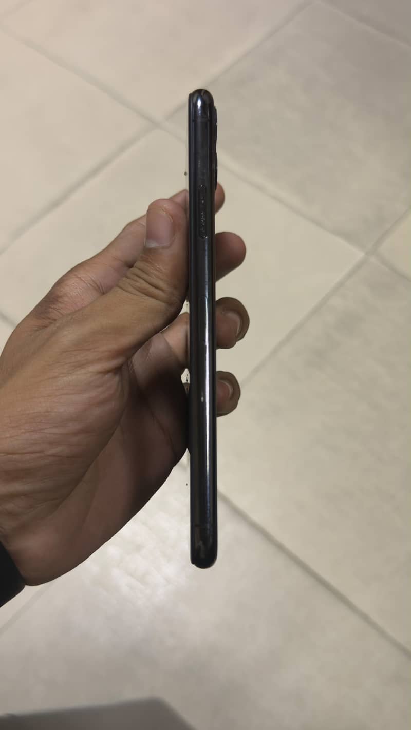Apple iPhone 11 Pro Max 1