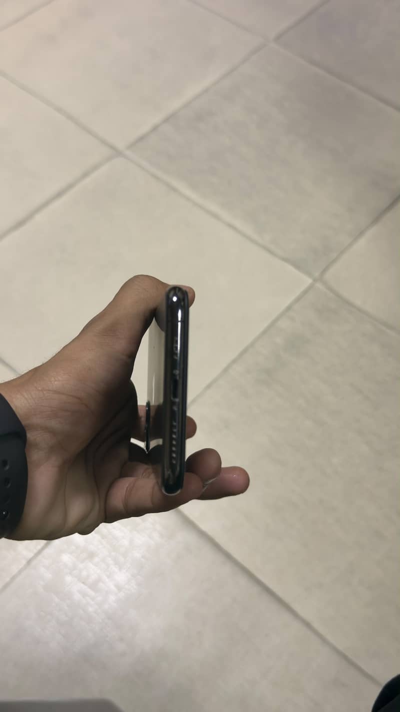 Apple iPhone 11 Pro Max 3