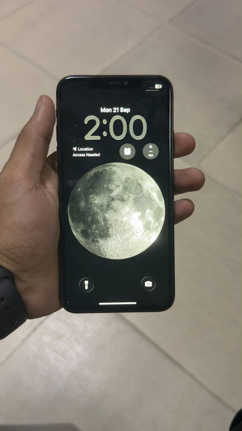 Apple iPhone 11 Pro Max 4