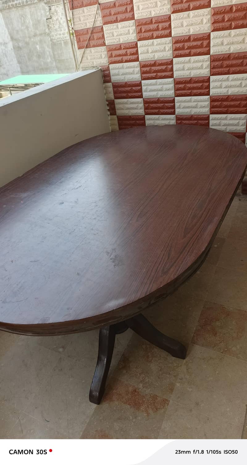 Dining Table with 6 chaires 1