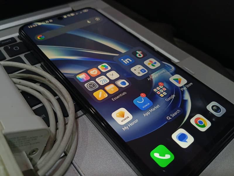 Long Lasting Battery Mobile For Gaming/Data User 1