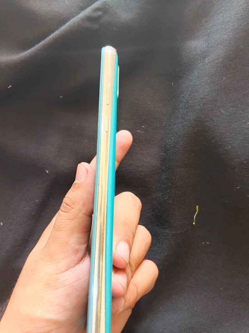 Sharp Aquos R2 pta approved. 2