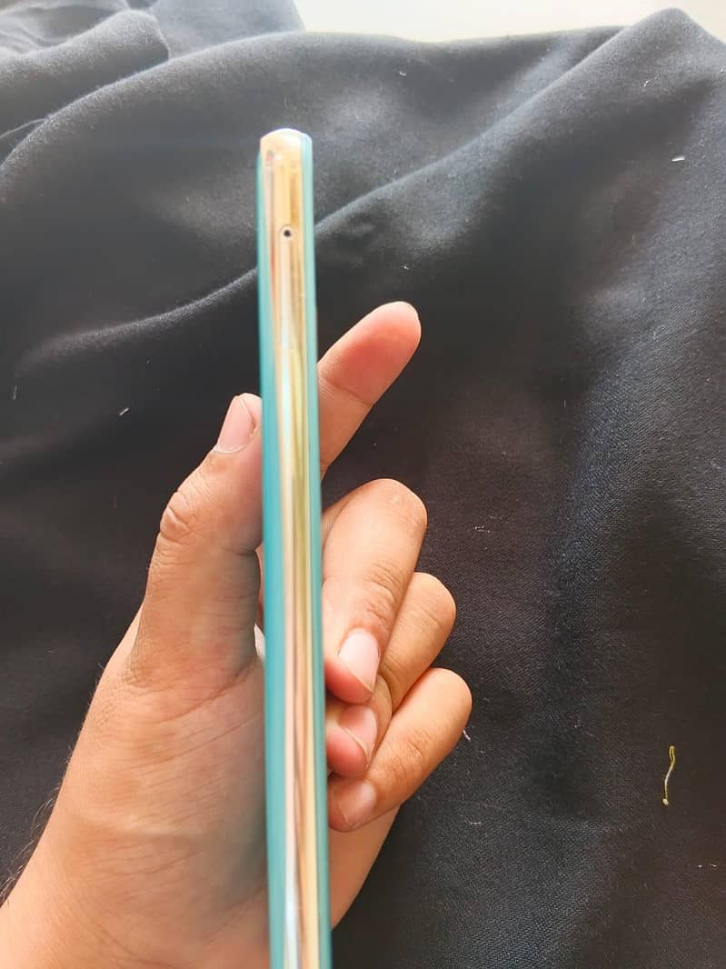 Sharp Aquos R2 pta approved. 3