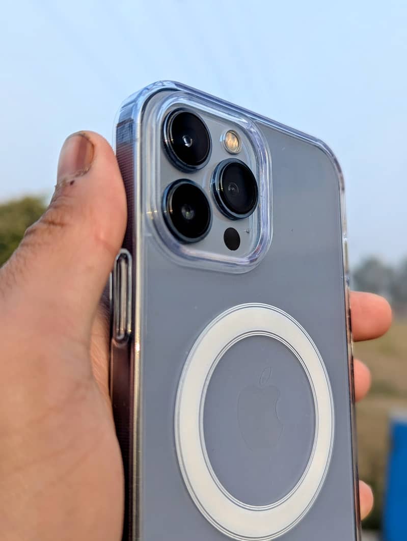 Apple iPhone 13 Pro Max 2