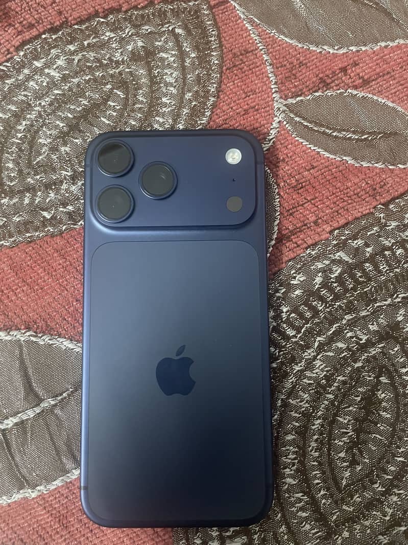 Apple iPhone 17 Pro Max 0