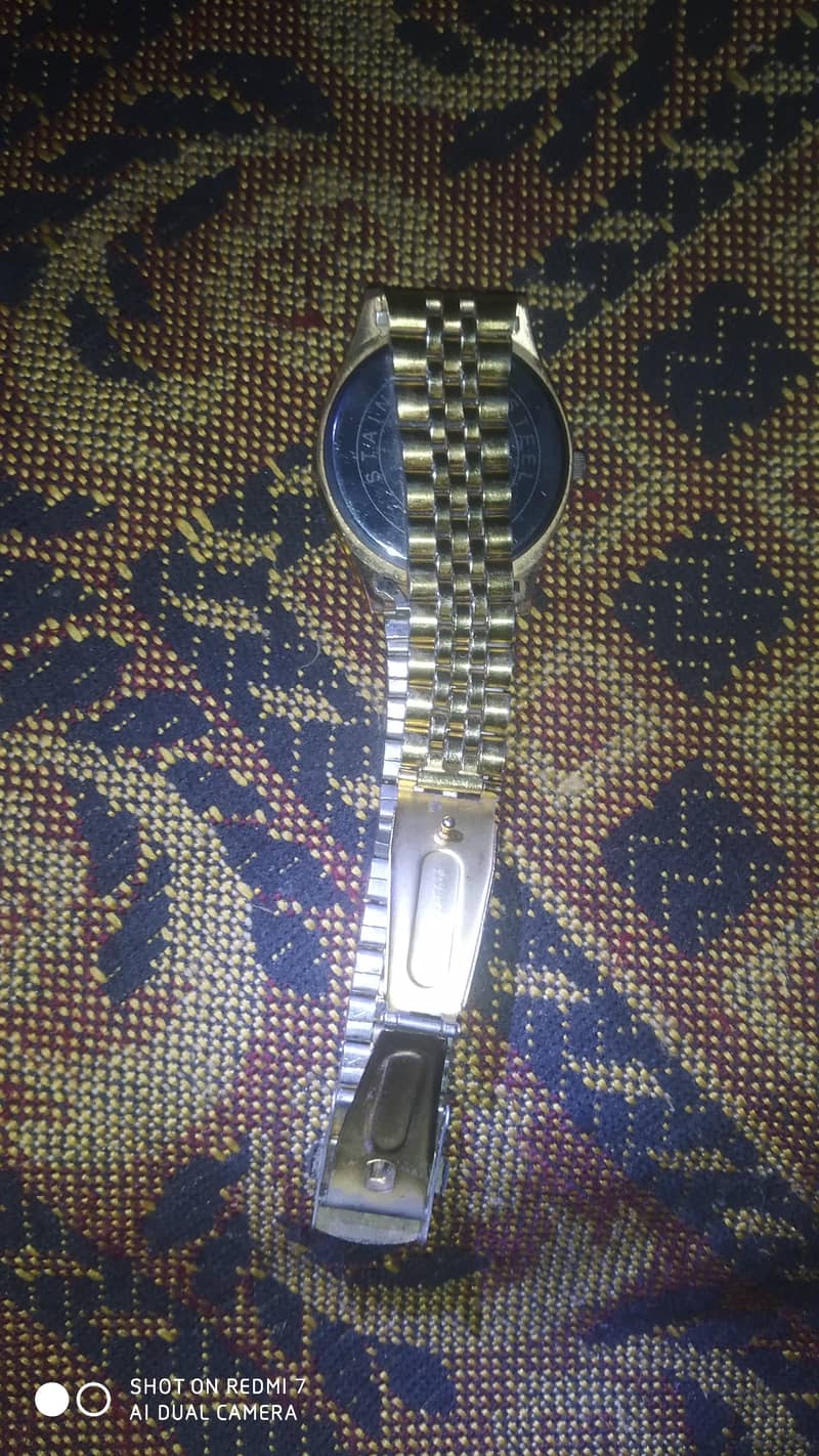 men watch 2