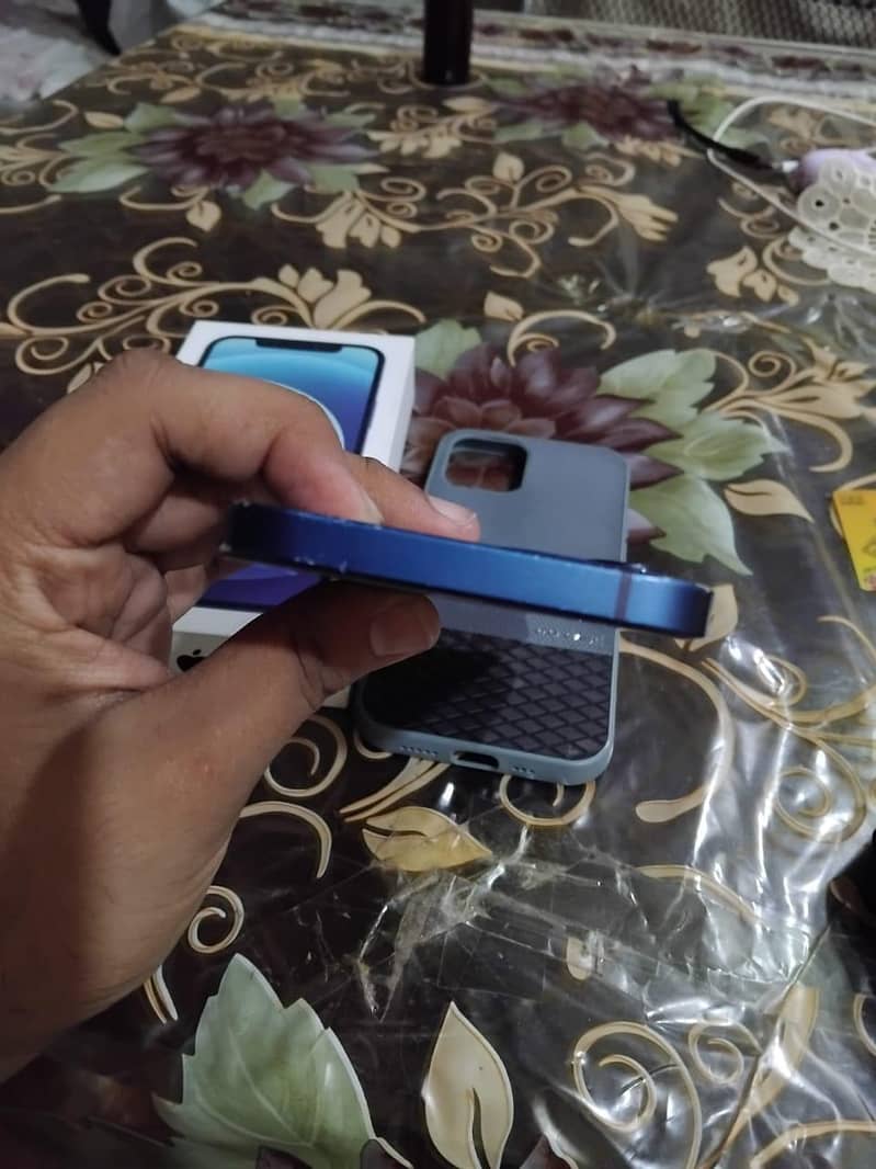 Apple iPhone 12 2
