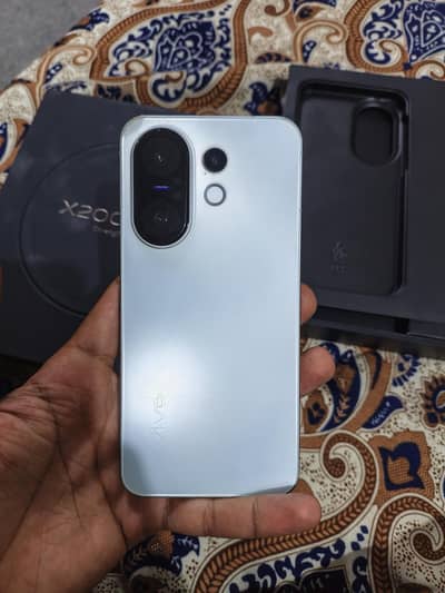 Vivo X200 fe