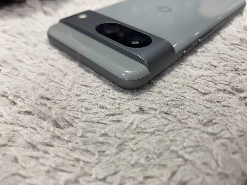 Google Pixel 8 5