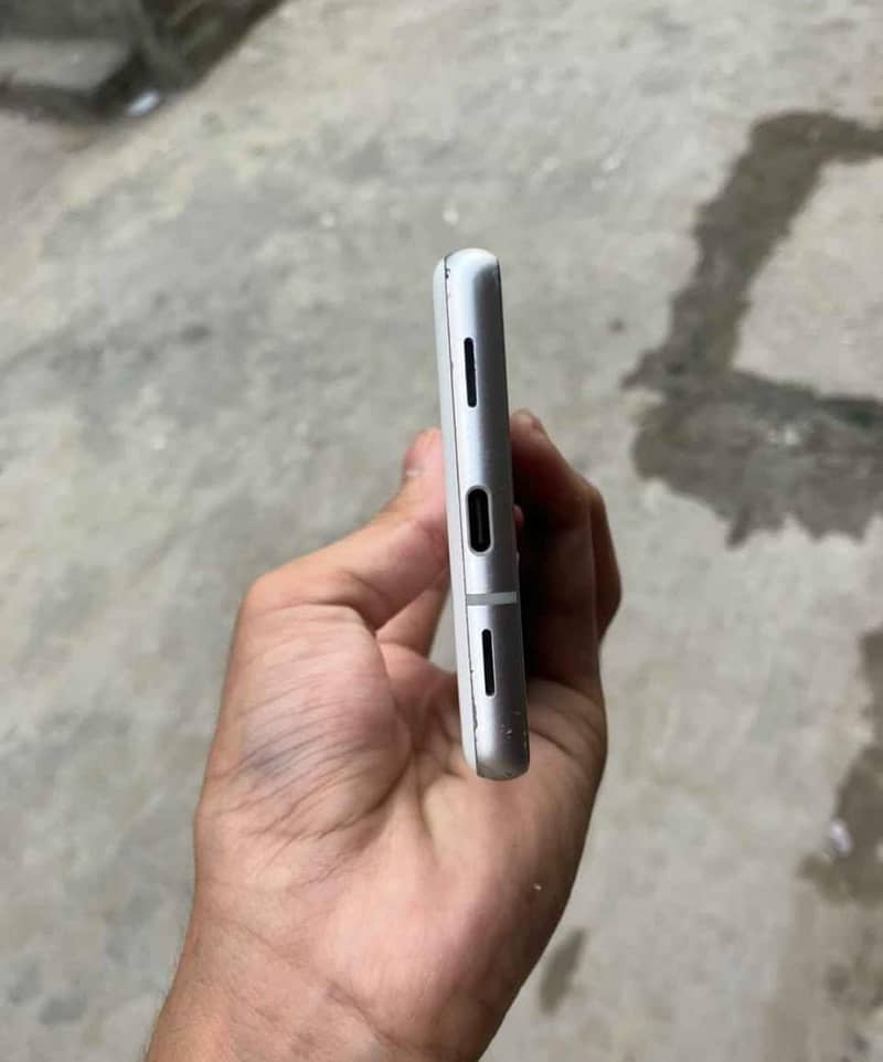 Google Pixel 7a 2