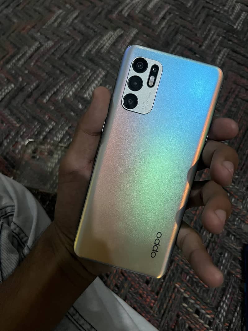 OPPO Reno6 2