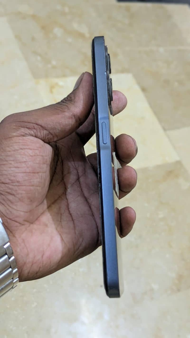 Realme C35 3