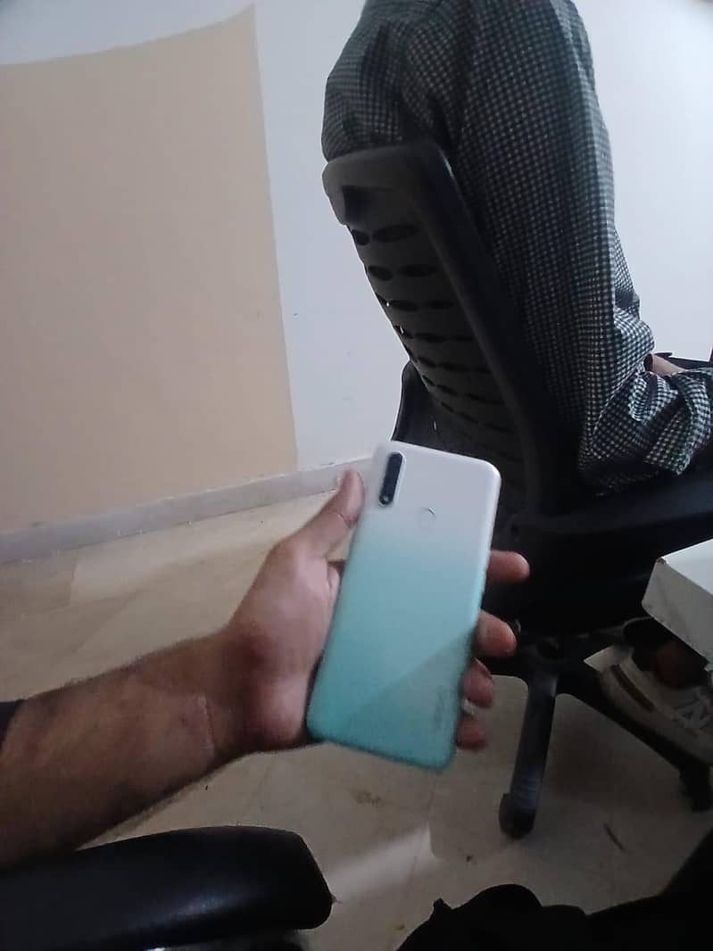 OPPO A31 4