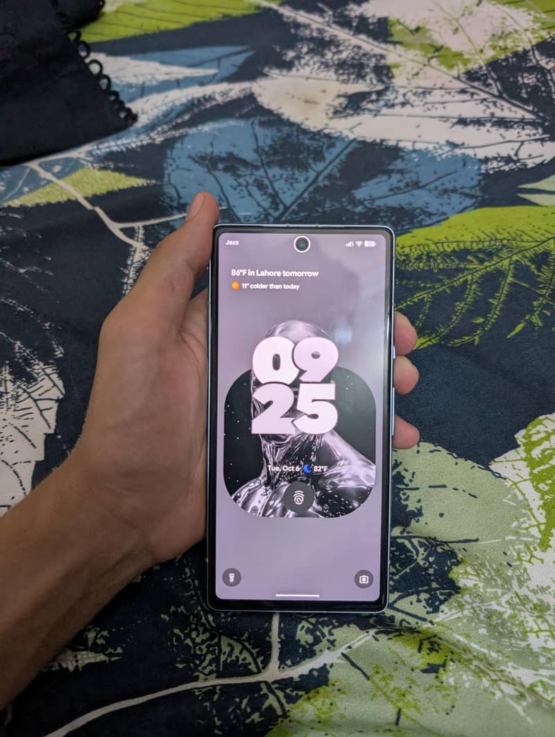Google Pixel 7a 5