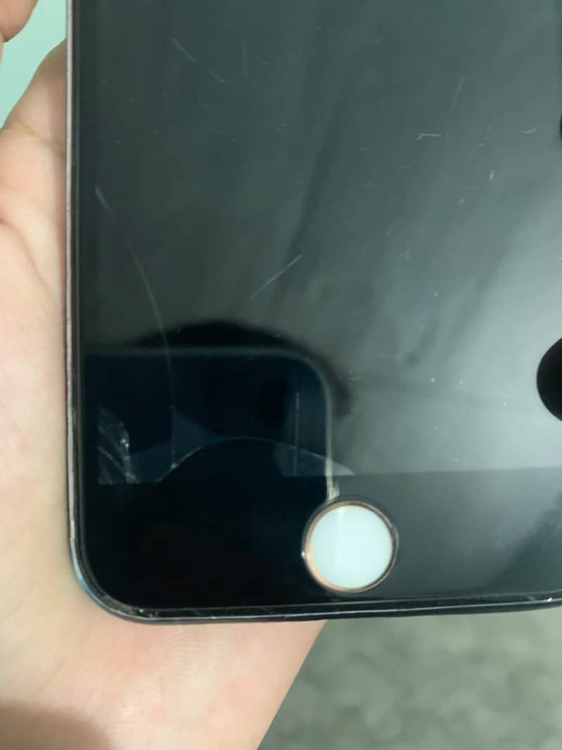 Apple iPhone 7 1