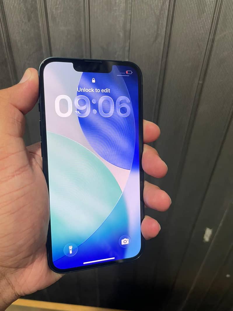 Apple iPhone 13 5