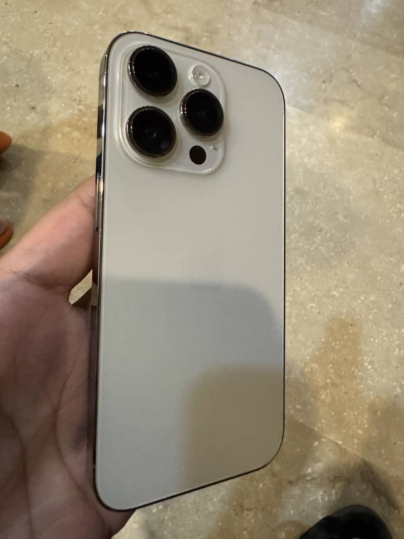 Apple iPhone 14 Pro 0