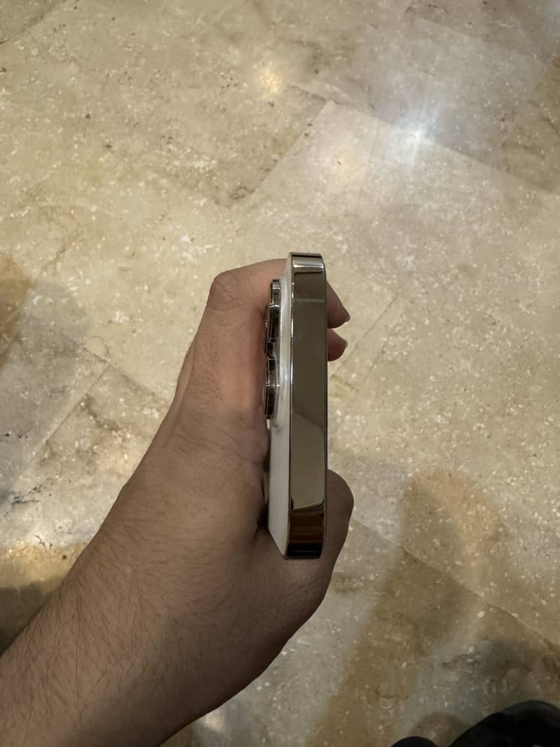 Apple iPhone 14 Pro 3