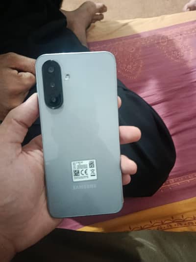 Samsung Galaxy A17 – 6GB RAM / 128GB Storage