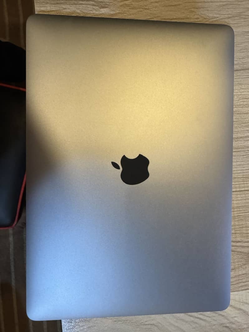 Macbook pro M1 chip 4