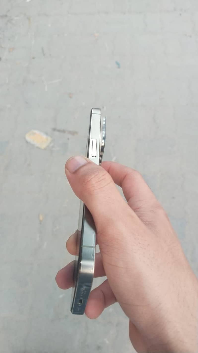 Apple iPhone 14 Pro 0