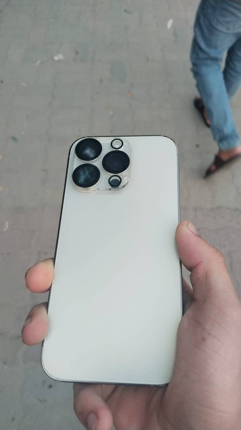 Apple iPhone 14 Pro 3