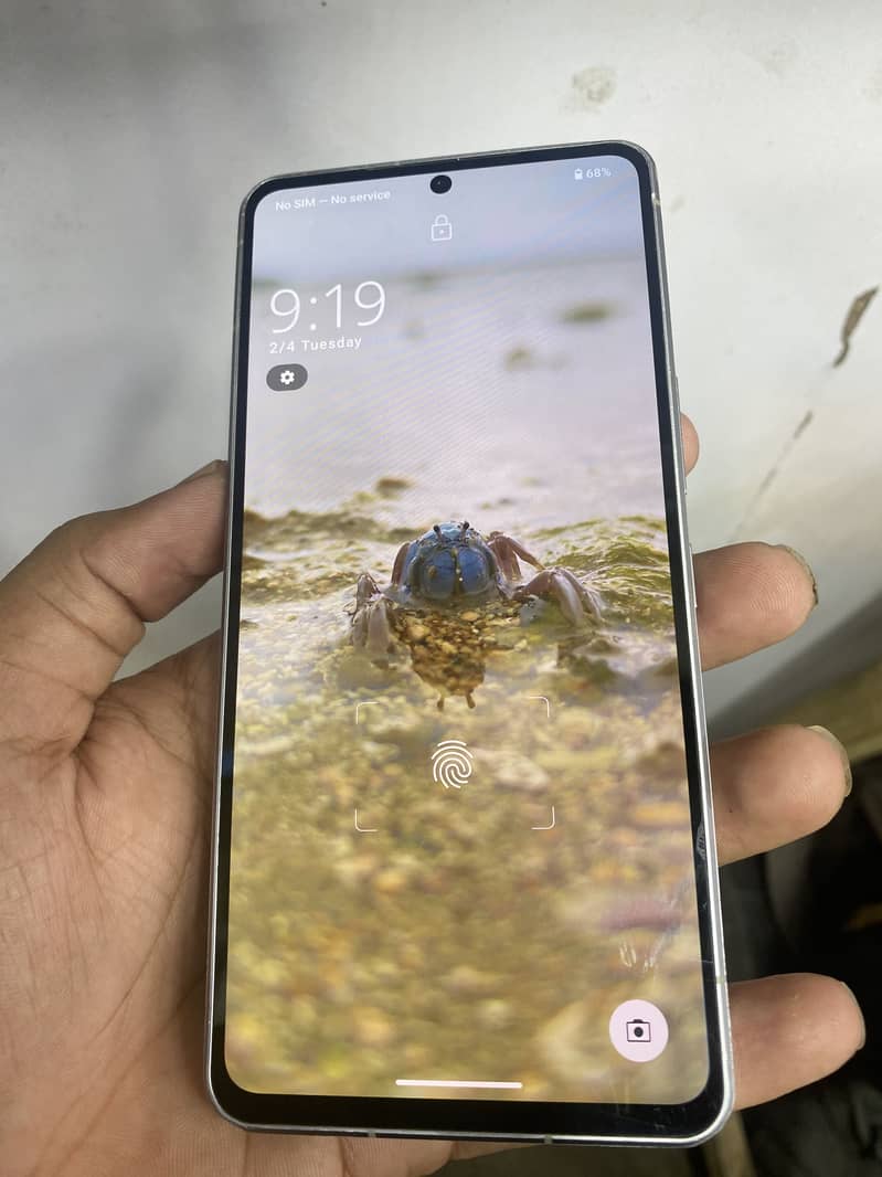 Sharp Aquos R8s pro 0