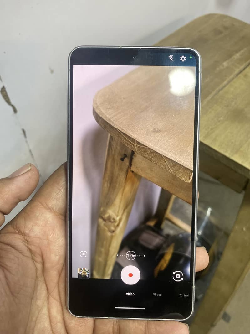 Sharp Aquos R8s pro 1