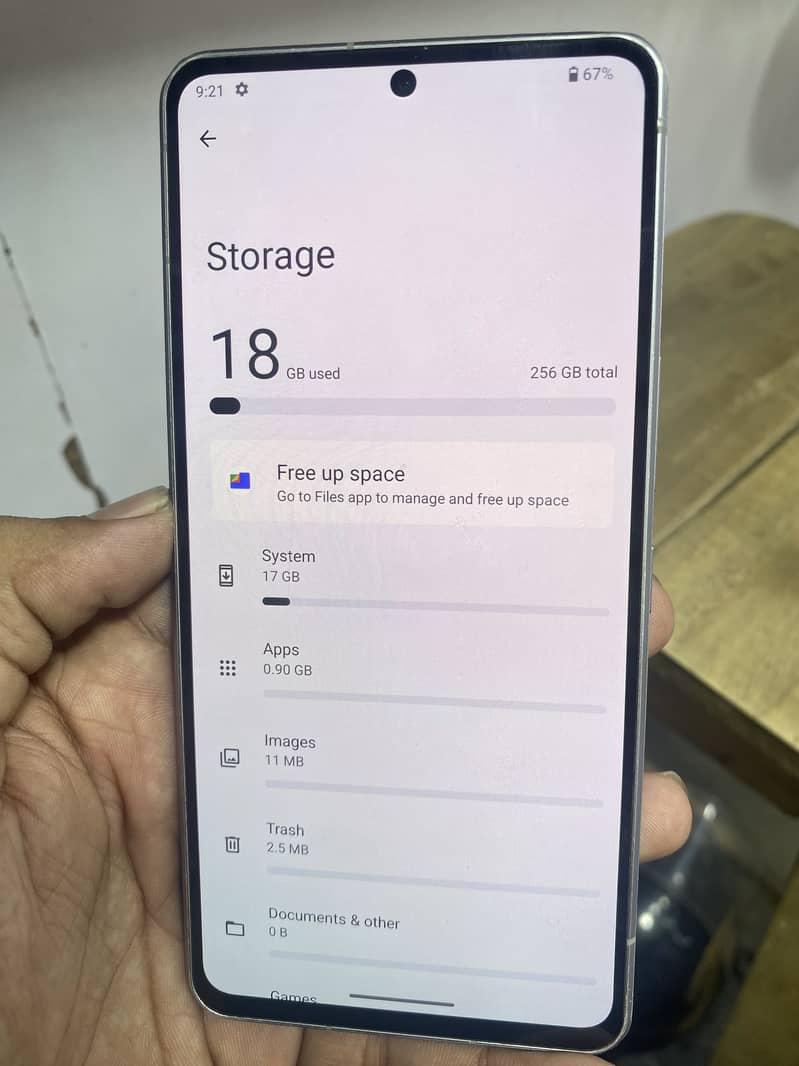 Sharp Aquos R8s pro 5
