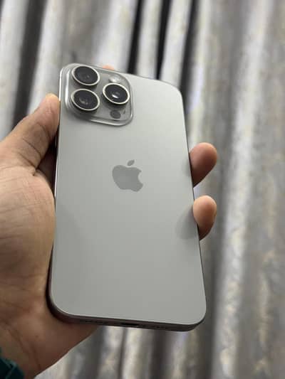 Apple iPhone 15 Pro Max