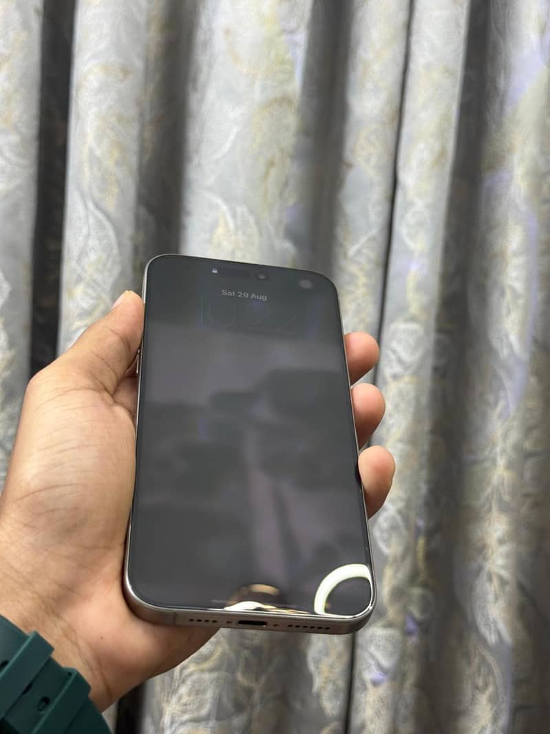 Apple iPhone 15 Pro Max 6