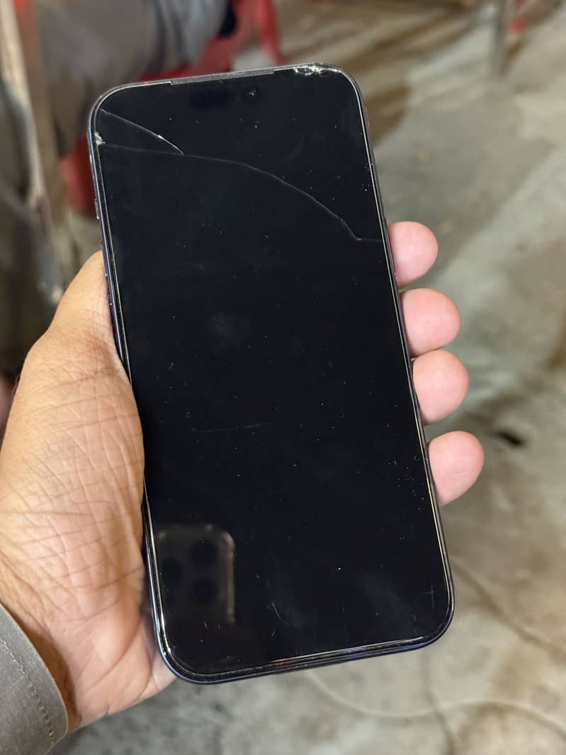 Apple iPhone 17 Pro Max 4