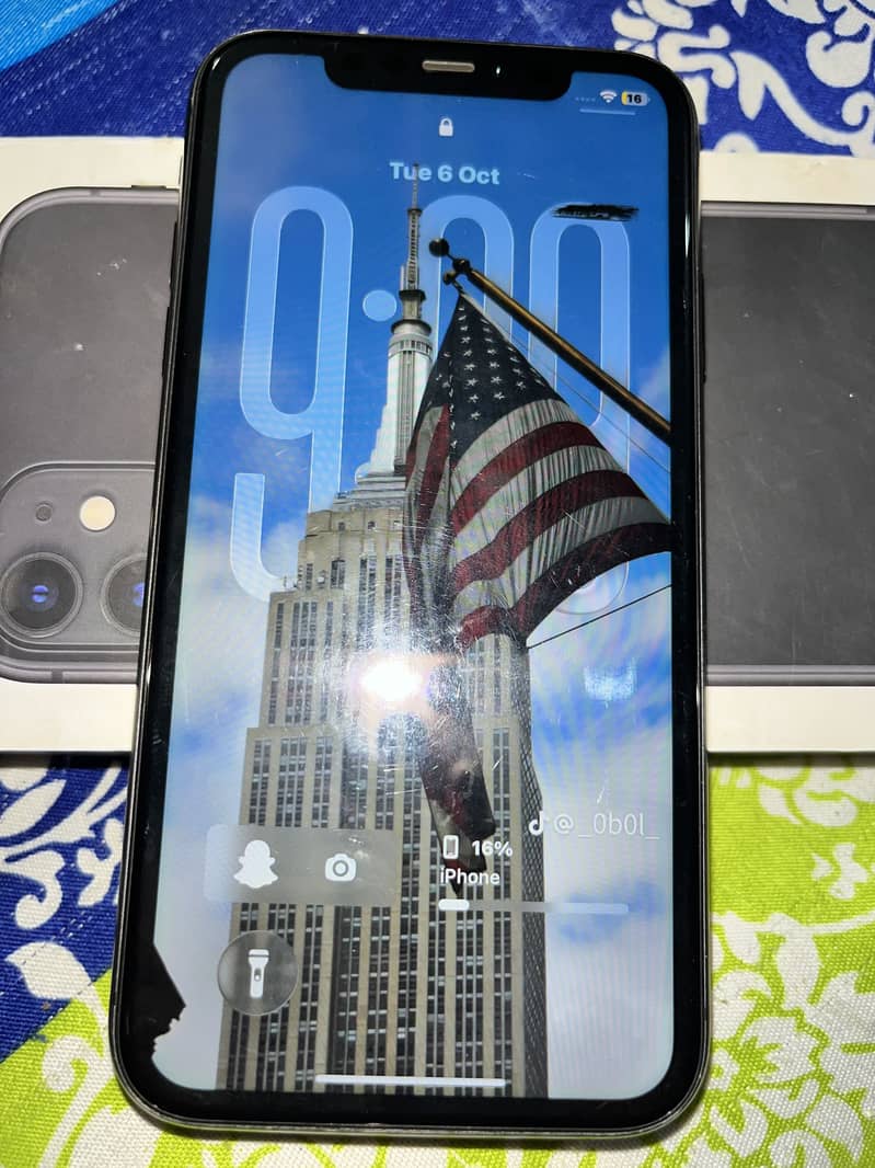 Apple iPhone 11 3